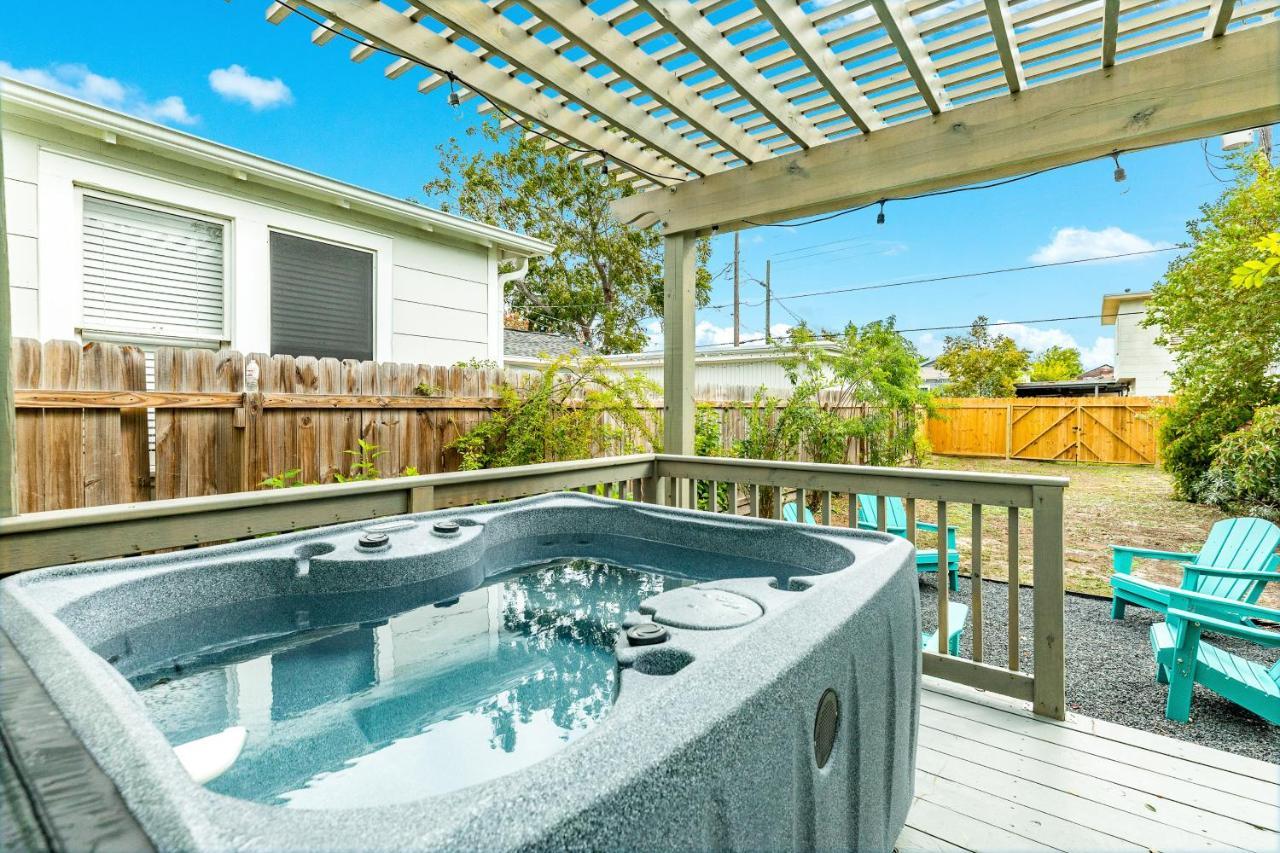 Barefoot Coastal Cottage Galveston Exterior photo