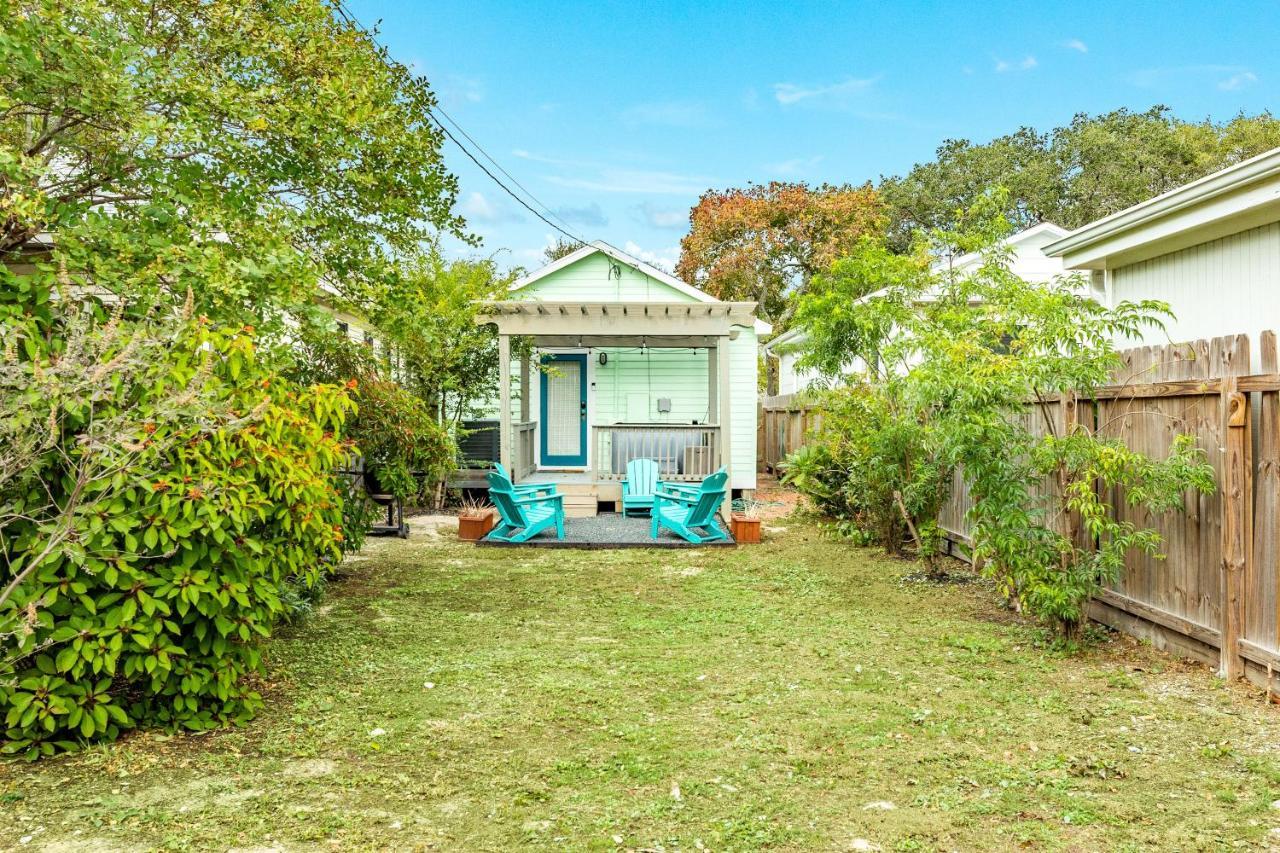 Barefoot Coastal Cottage Galveston Exterior photo